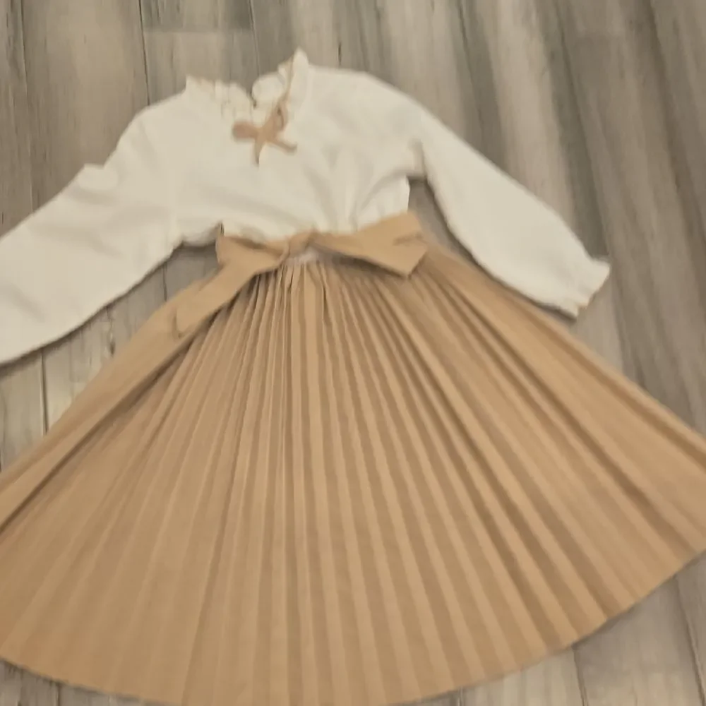 Girls' Cream & Tan Pleated Bow-Front Dress